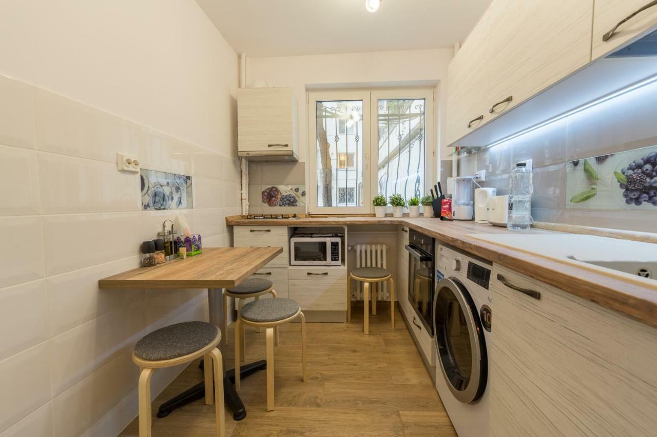 Central Stylish & Cozy One Bedroom Apartment - Adela Accommodation - Ideal For Long Stays Βουκουρέστι Εξωτερικό φωτογραφία